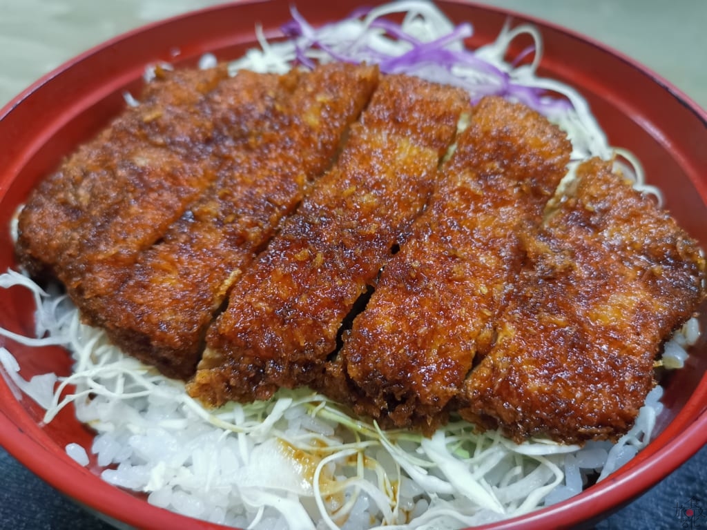 老舗の正統派ソースカツ丼