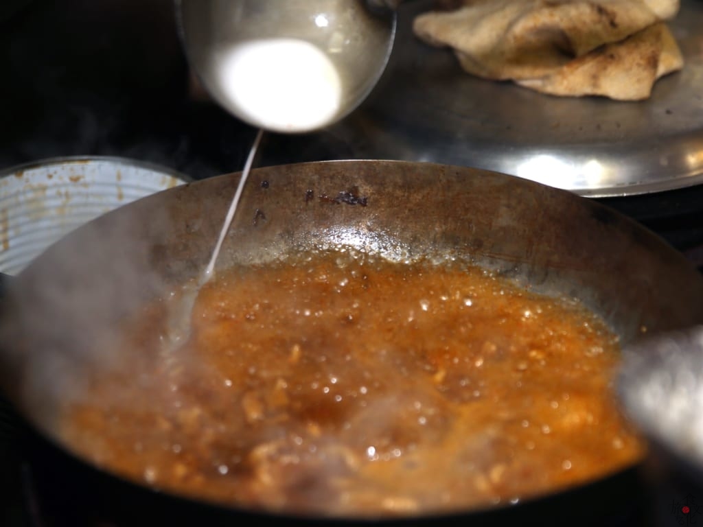 水溶き片栗粉でとろみを付ける