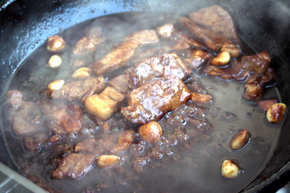 四日市とんてきを焼くのは「鍋」