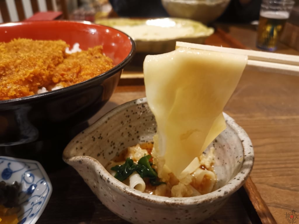 桐生市の二大名物「ひもかわ」と「桐生ソースカツ丼」