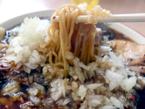 生のタマネギにじわじわ味が染みてくる