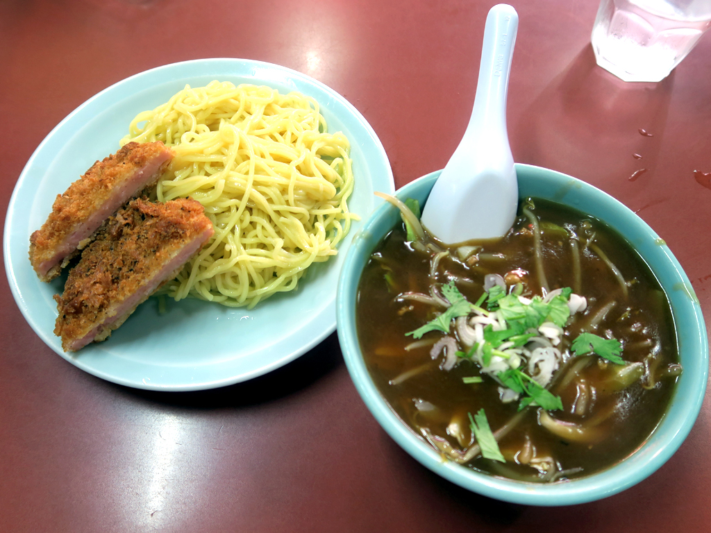 「大輦」のソースつけめん