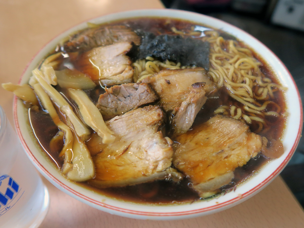 「梅乃家」のデフォルトのラーメン