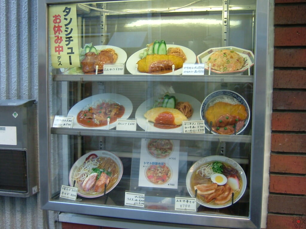 食堂のカツ丼サンプルにはデミカツ丼