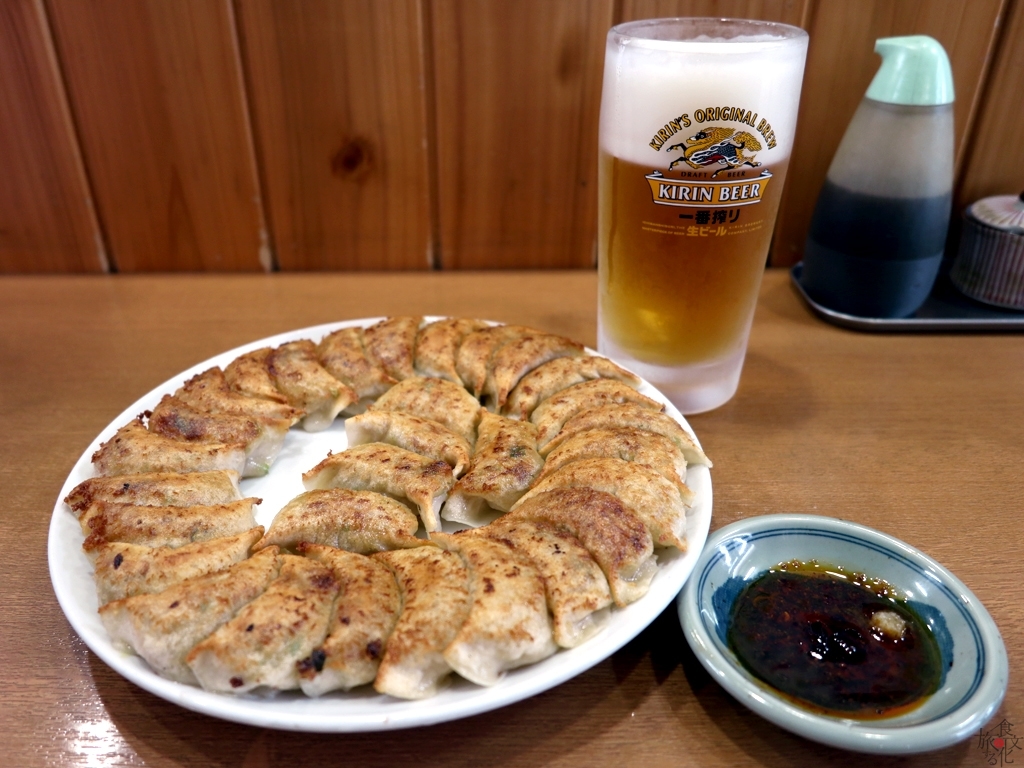 モヤシではなく、中央部にも餃子を詰める