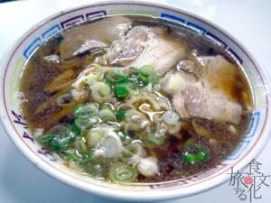 「満古登（まこと）食堂」の中華そば