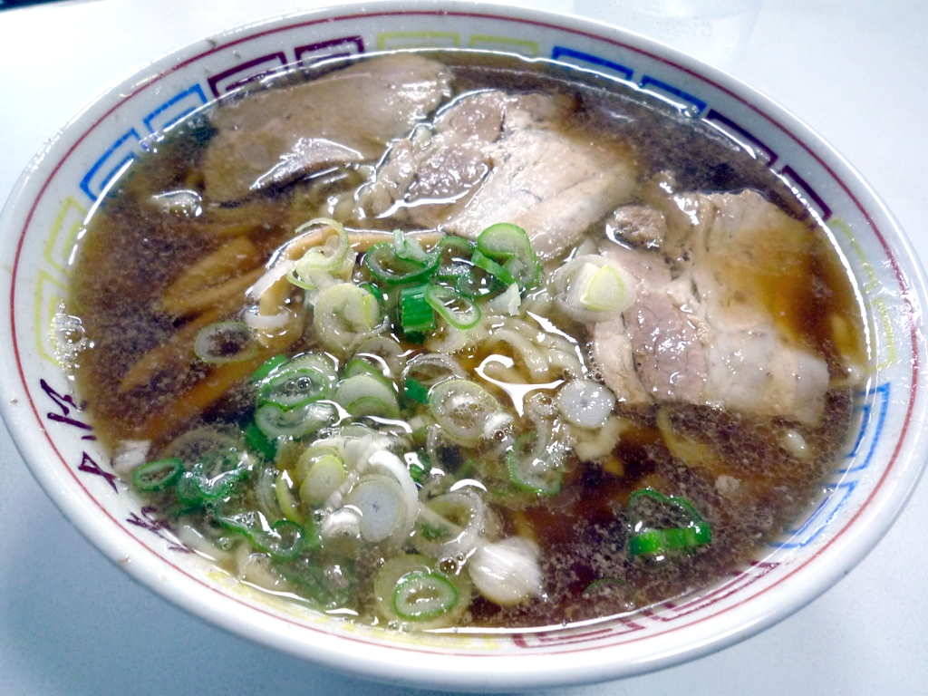 「満古登(まこと)食堂」の中華そば