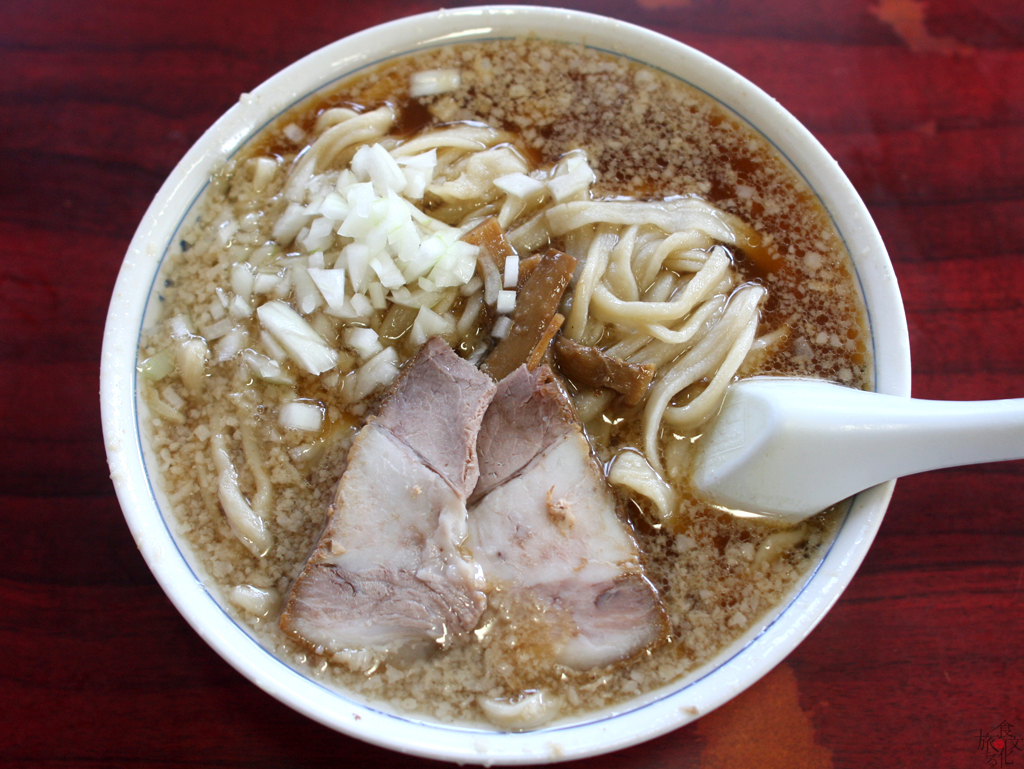 「杭州飯店」の背脂ラーメン