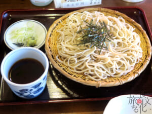 ランチは自慢のそばと共に