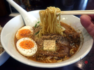 「阿修羅」の船橋ソースラーメン　イギリス系のソースを効かせて現代風に