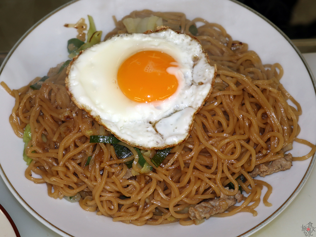 茶色い麺が特徴の石巻焼きそば