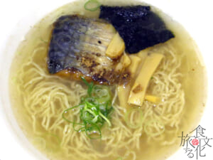 学生たちと共同で開発したさばだしラーメン