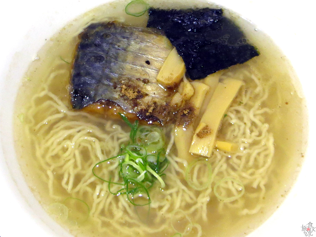 学生たちと共同で開発したさばだしラーメン