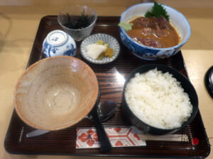「萬口」のカツオ茶漬け