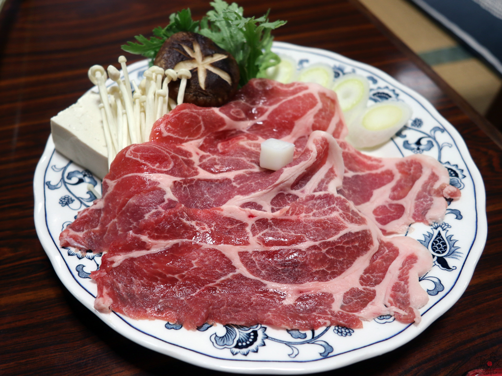 豚肉で食べる群馬のすき焼き