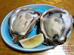 秋田県由利本荘市で食べた岩牡蠣