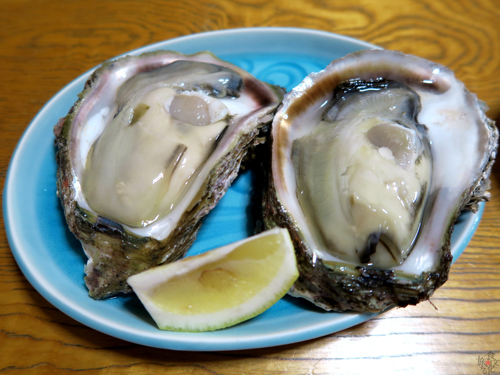 秋田県由利本荘市で食べた岩牡蠣