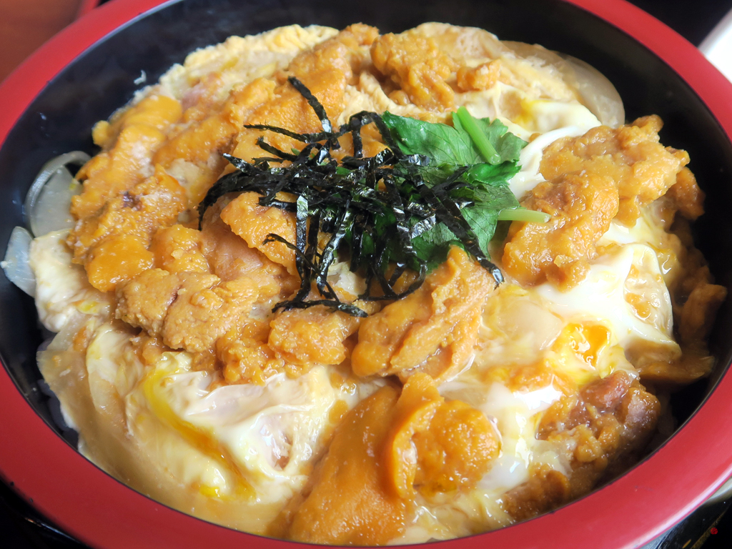 卵とじのウニ丼