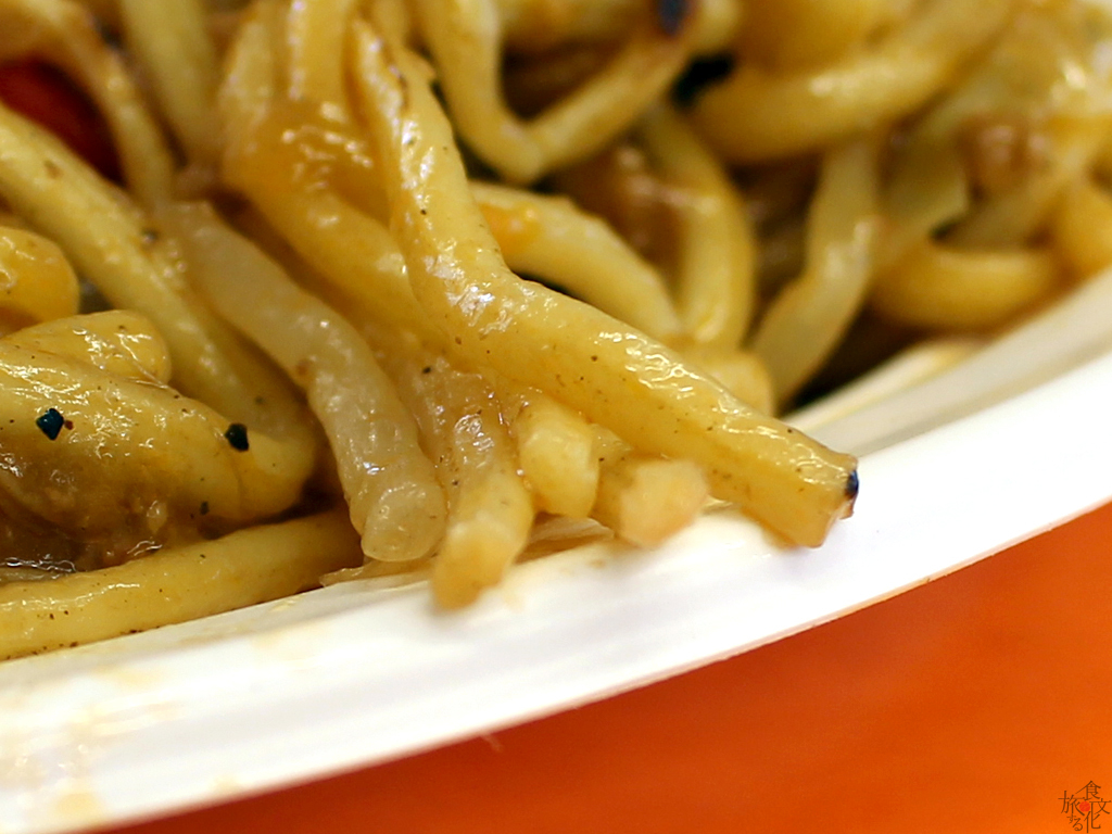 「フレンド」は麺が丸くやや細め