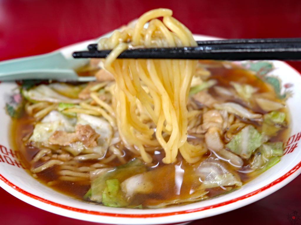 ラーメン用の麺を使用