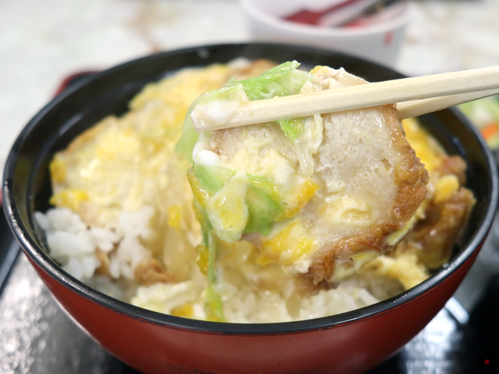 宮城県登米市の油麩丼