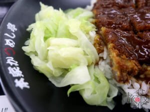 ゆでキャベツが添えられていた