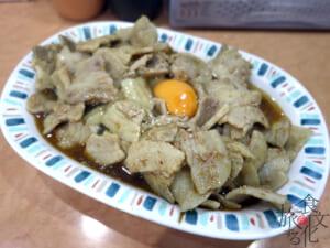 肉を追加するとルーが見えなくなりそう